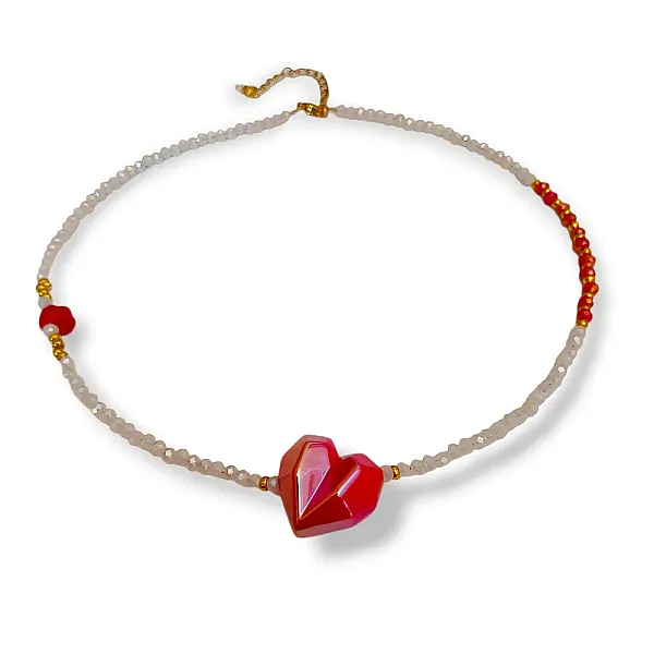 Κολιέ με Λευκά Κρύσταλλα & Κόκκινη Καρδιά από Ρητίνη